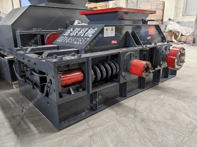 800x600型對輥破碎草莓视频免费看污發貨 河卵石製砂