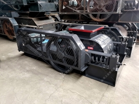 2PG610*400對輥草莓黄色网站下载發貨現場_發往福建_鵝卵石製砂