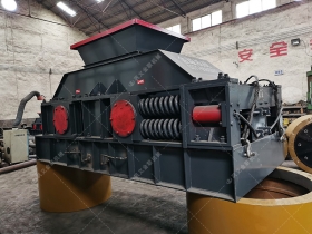 2PG1200x800型對輥草莓黄色网站下载發往湖北武漢
