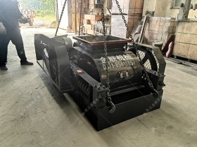 2pgc600*750雙齒輥草莓黄色网站下载發往湖南婁底破碎煤塊